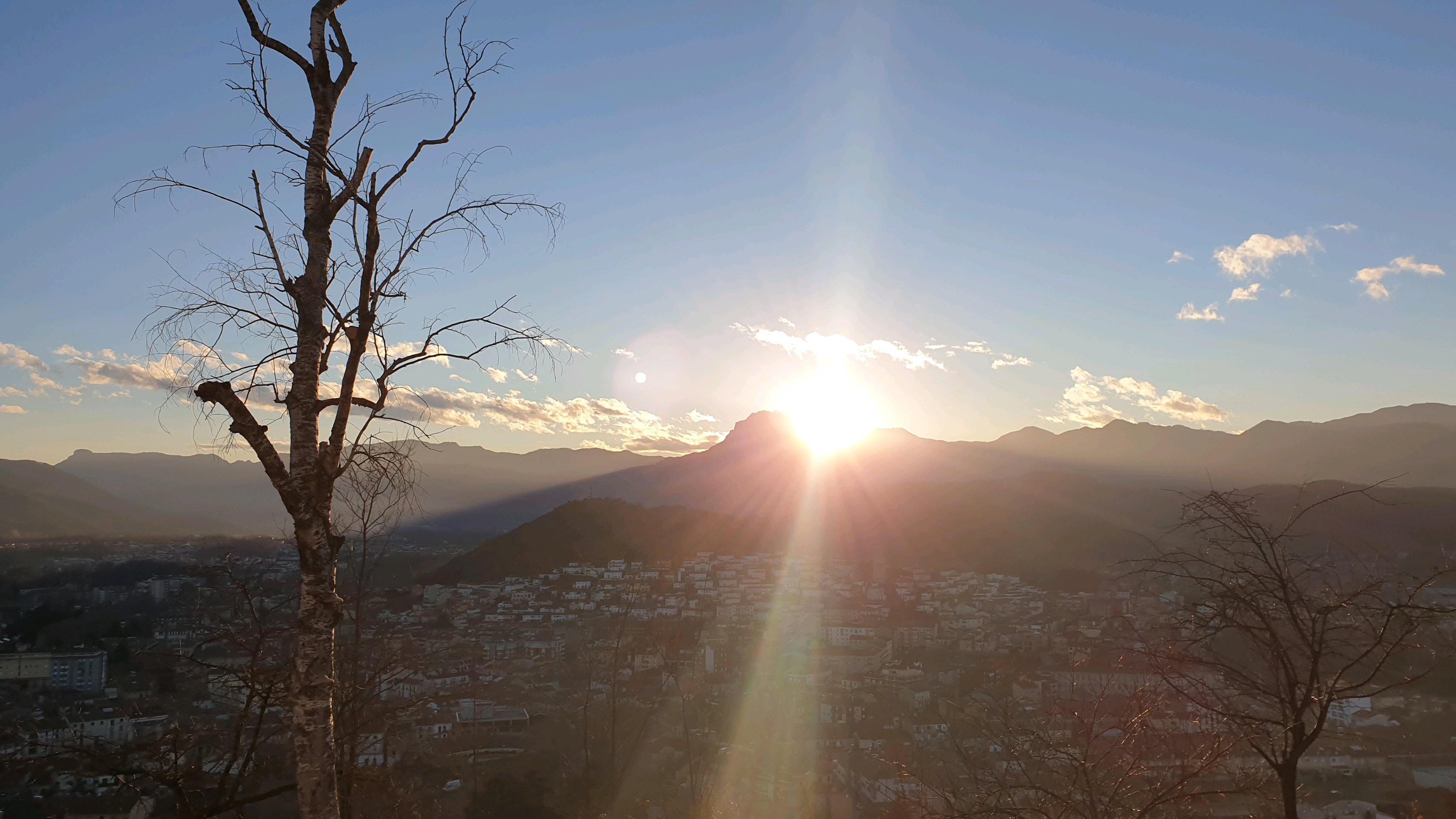 d79710e6-d7fa-4c32-bb79-5cccf5602aa3.jpg
